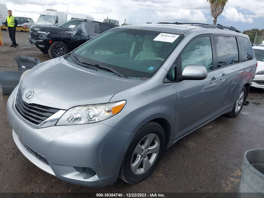 5TDKK3DC3DS327603 2013 TOYOTA SIENNA - Image 2