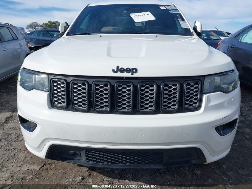VIN 1C4RJEAGXJC111765 2018 JEEP GRAND CHEROKEE ALTITUDE 4X2