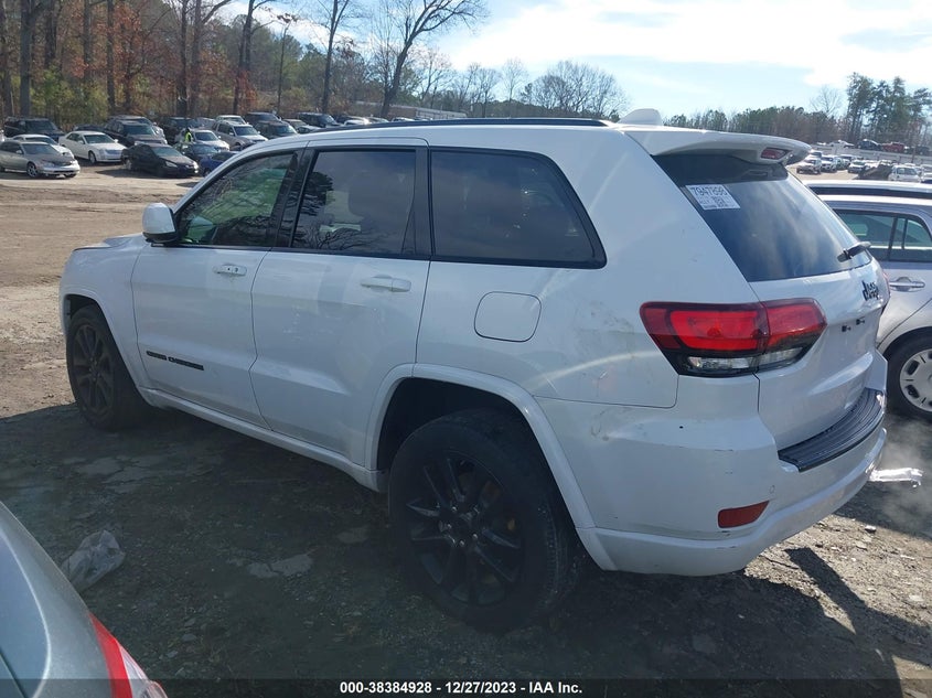 VIN 1C4RJEAGXJC111765 2018 JEEP GRAND CHEROKEE ALTITUDE 4X2