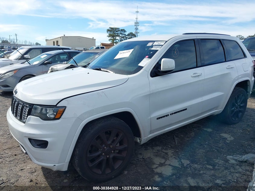 VIN 1C4RJEAGXJC111765 2018 JEEP GRAND CHEROKEE ALTITUDE 4X2