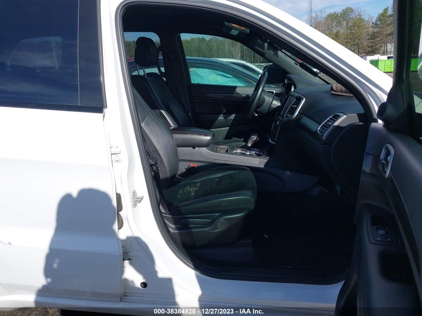 VIN 1C4RJEAGXJC111765 2018 JEEP GRAND CHEROKEE ALTITUDE 4X2