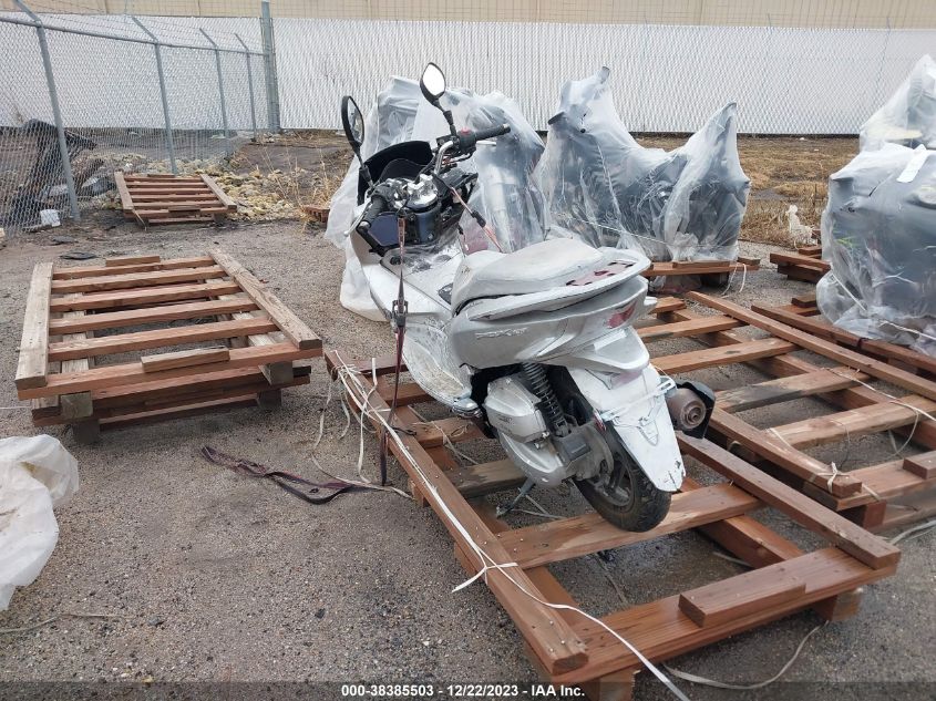 2016 HONDA PCX 150 RLHKF1800GY100595