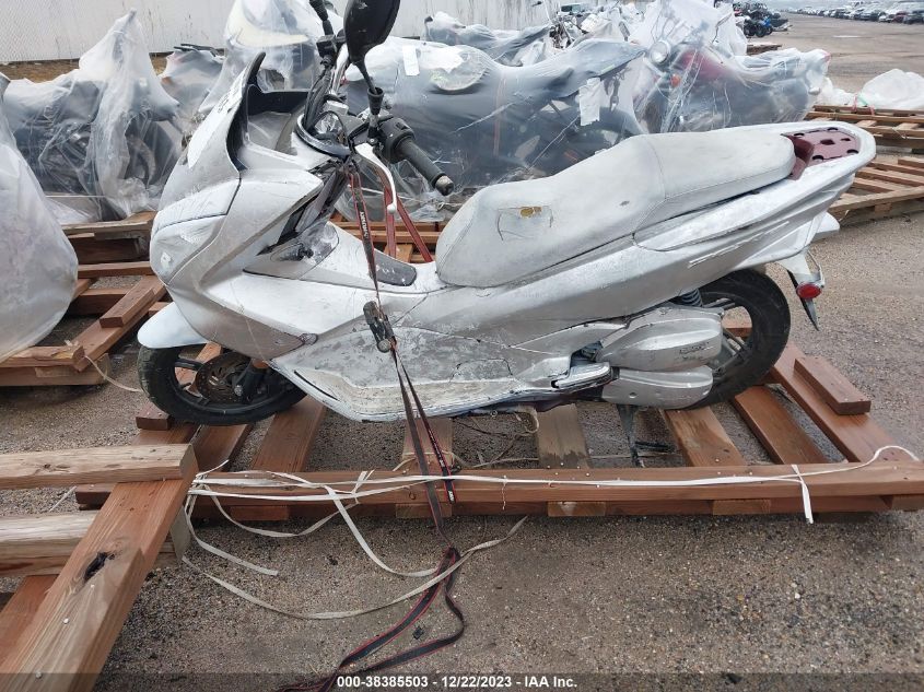 2016 HONDA PCX 150 RLHKF1800GY100595