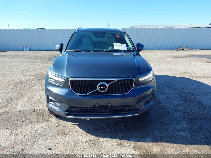 VIN YV4162UK5M2423044 2021 VOLVO XC40 T5 MOMENTUM