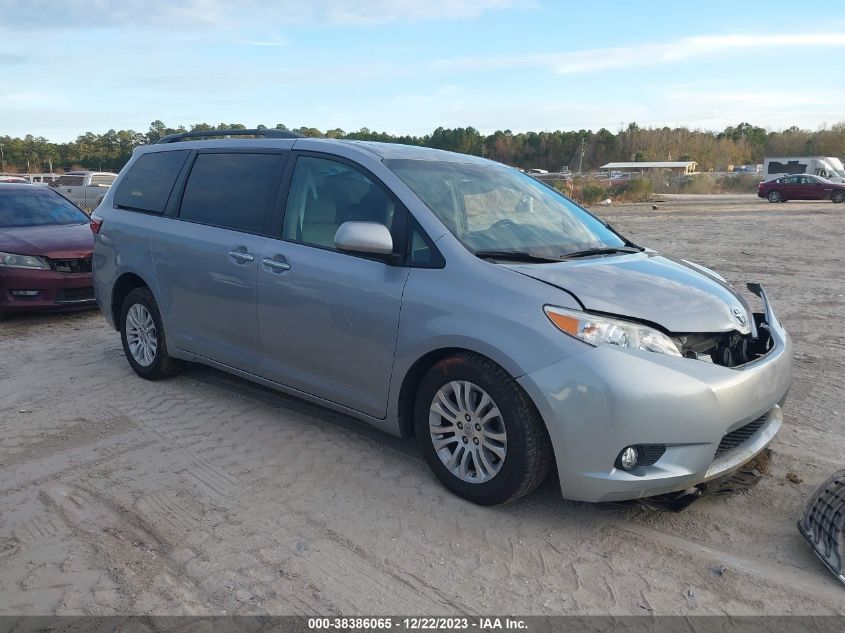 5TDYZ3DC8HS789165 2017 TOYOTA SIENNA, photo no. 1