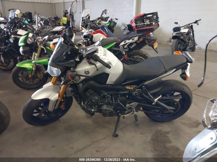 2015 YAMAHA FZ09 JYARN33E6FA005865