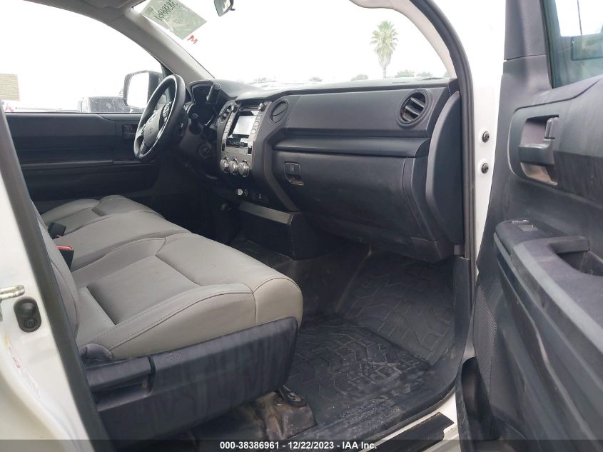 2019 TOYOTA TUNDRA DOUBLE CAB SR/SR5 5TFRM5F18KX142597