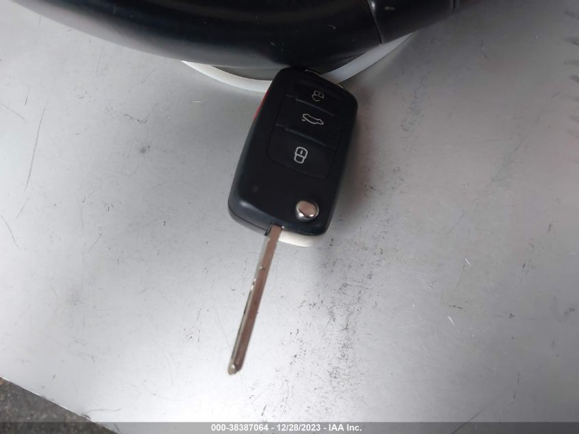 2014 VOLKSWAGEN BEETLE TURBO - 3VWVS7AT0EM659733