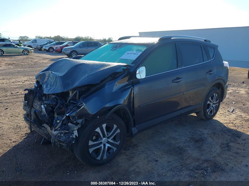 VIN JTMZFREV7JJ208953 2018 TOYOTA RAV4 LE