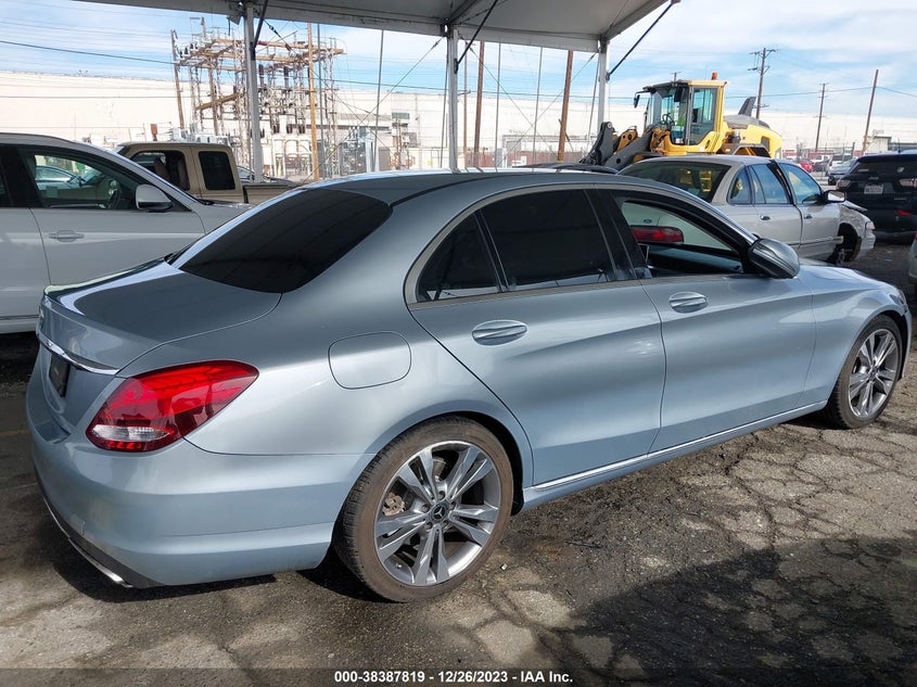 VIN 55SWF4JB7HU220148 2017 MERCEDES-BENZ C 300 300