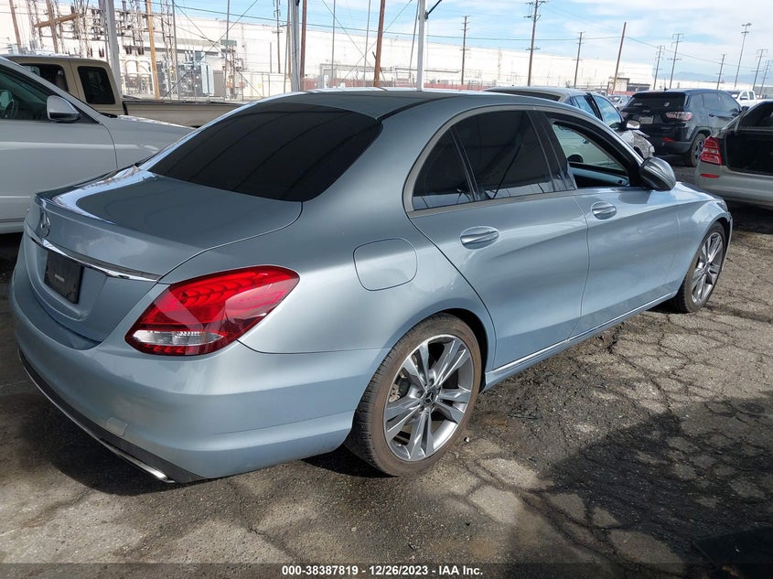 VIN 55SWF4JB7HU220148 2017 MERCEDES-BENZ C 300 300