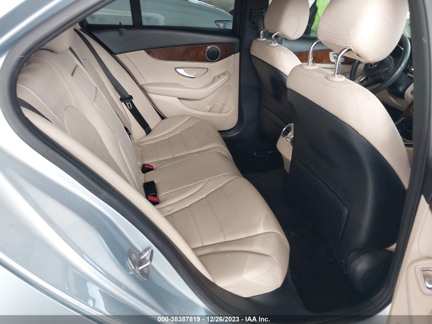 VIN 55SWF4JB7HU220148 2017 MERCEDES-BENZ C 300 300