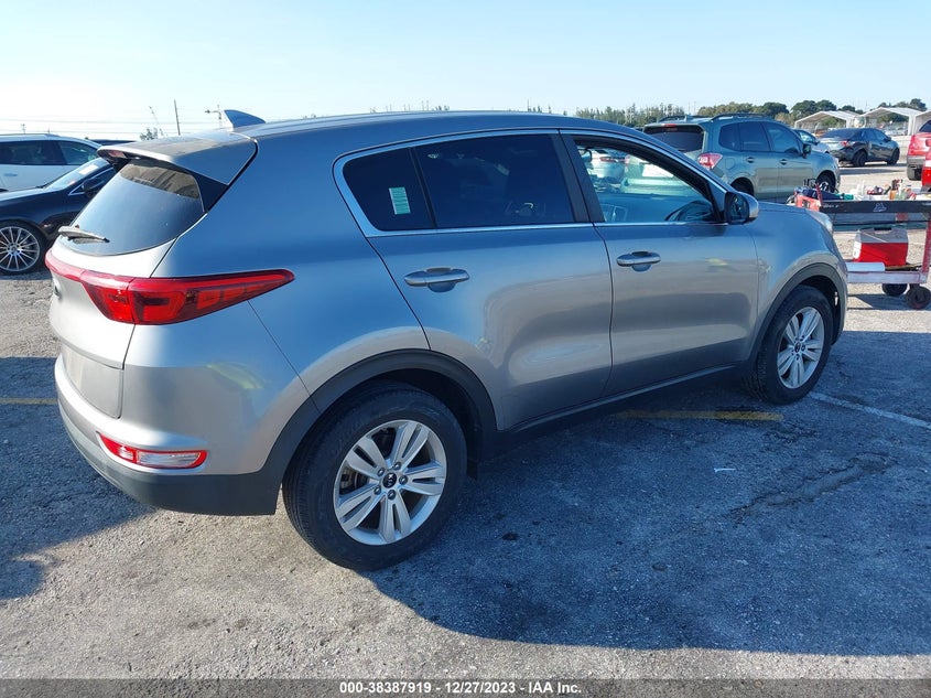 VIN KNDPM3AC9K7620224 2019 KIA SPORTAGE LX