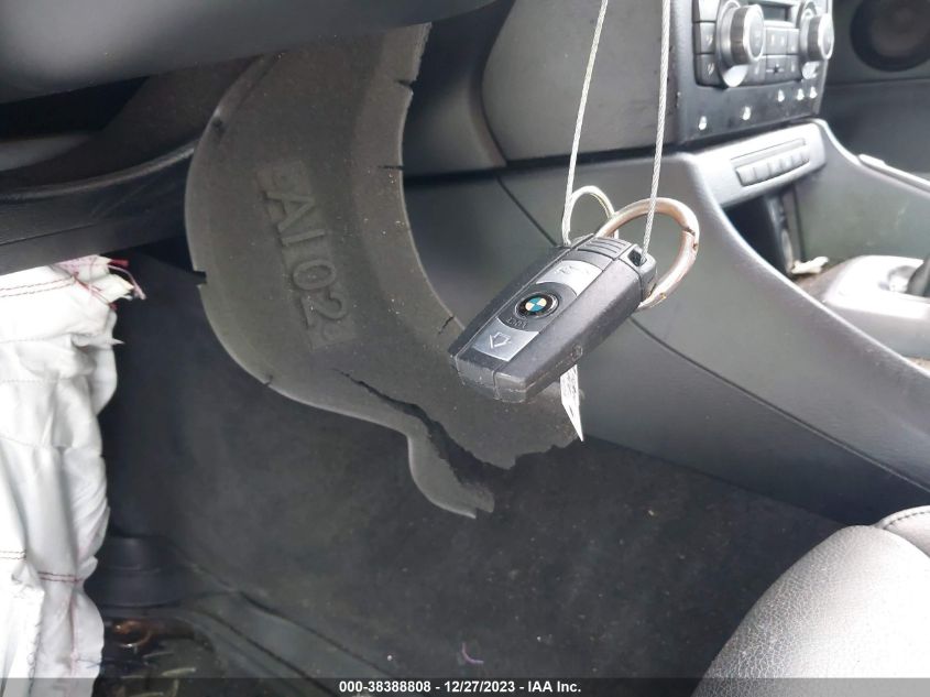 2013 BMW X1 XDRIVE28I - WBAVL1C5XDVR82412