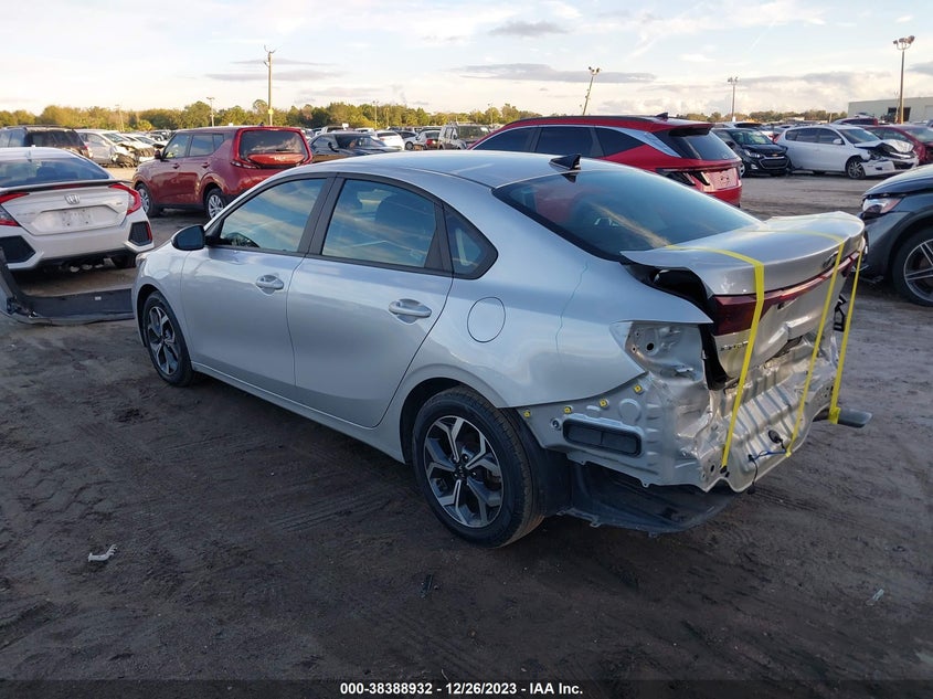 VIN 3KPF24AD5ME352100 2021 KIA FORTE LXS