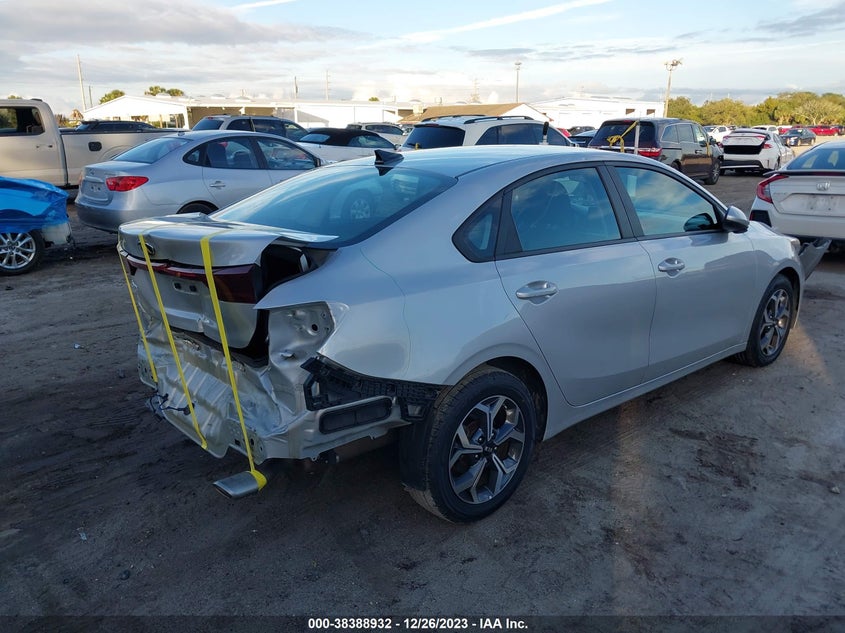 VIN 3KPF24AD5ME352100 2021 KIA FORTE LXS
