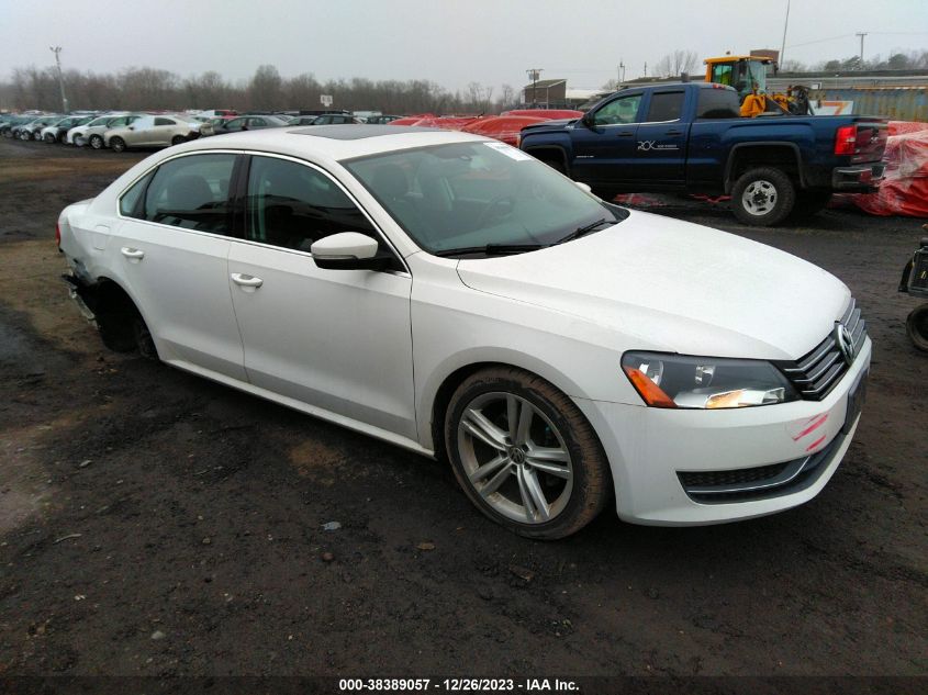 2014 VOLKSWAGEN PASSAT 2.5L SE - 1VWBP7A38EC018383