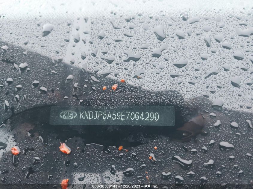 2014 KIA SOUL + - KNDJP3A59E7064290