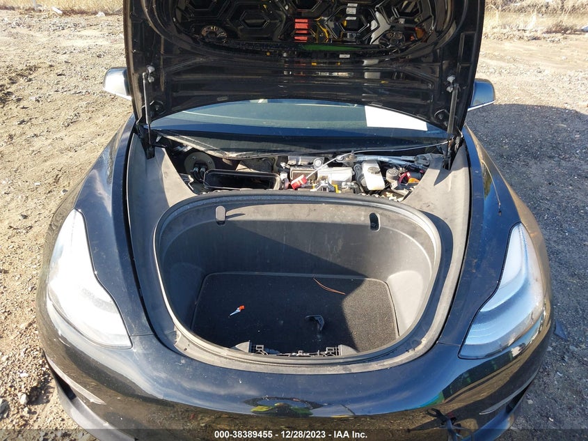 VIN 5YJ3E1EB6JF082365 2018 TESLA MODEL 3