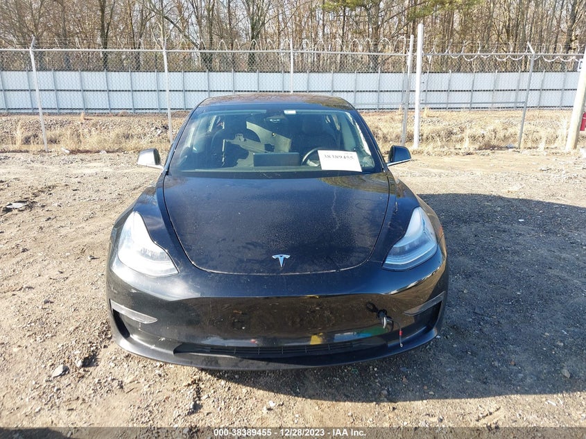 VIN 5YJ3E1EB6JF082365 2018 TESLA MODEL 3