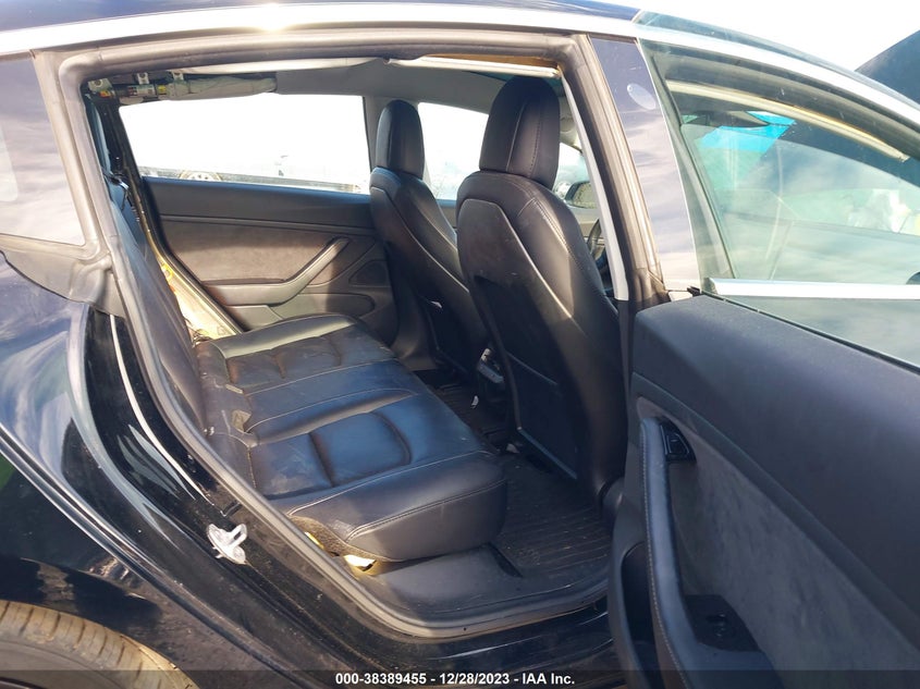 VIN 5YJ3E1EB6JF082365 2018 TESLA MODEL 3