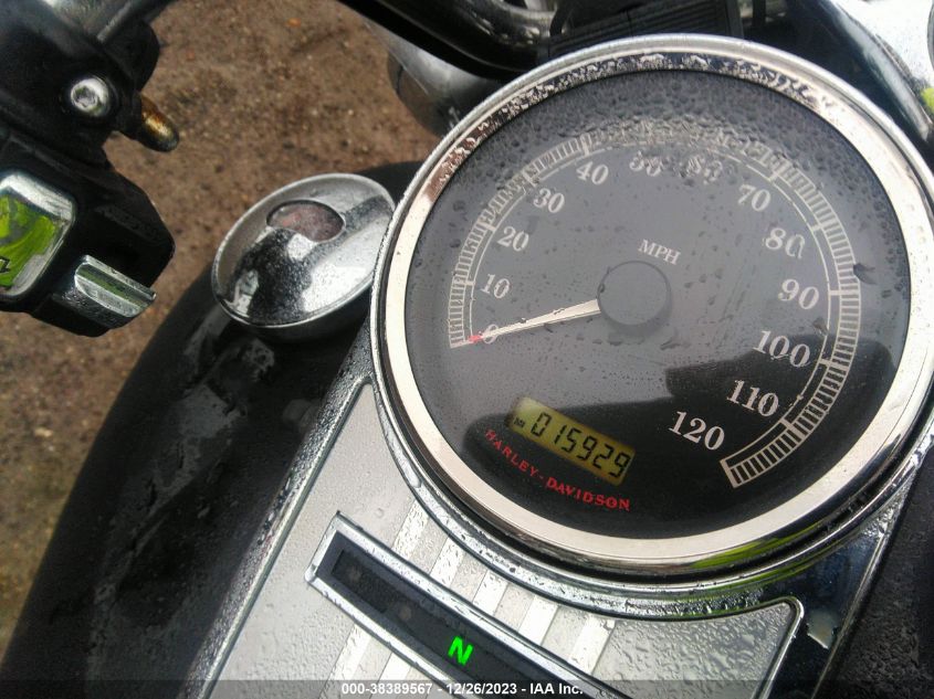 2012 HARLEY-DAVIDSON FLHR ROAD KING - 1HD1FBM12CD627274