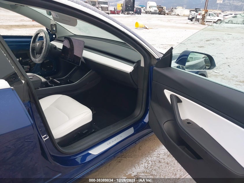 VIN 5YJ3E1EB9KF392138 2019 TESLA MODEL 3