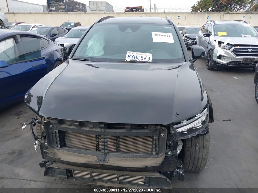 VIN YV4162UM3M2611434 2021 VOLVO XC40 T5 R-DESIGN