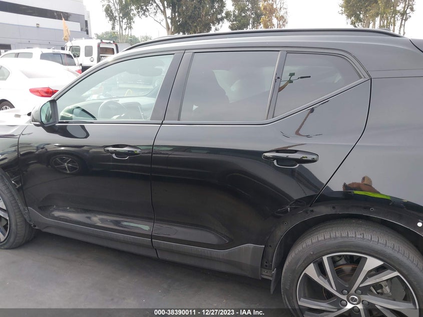 VIN YV4162UM3M2611434 2021 VOLVO XC40 T5 R-DESIGN