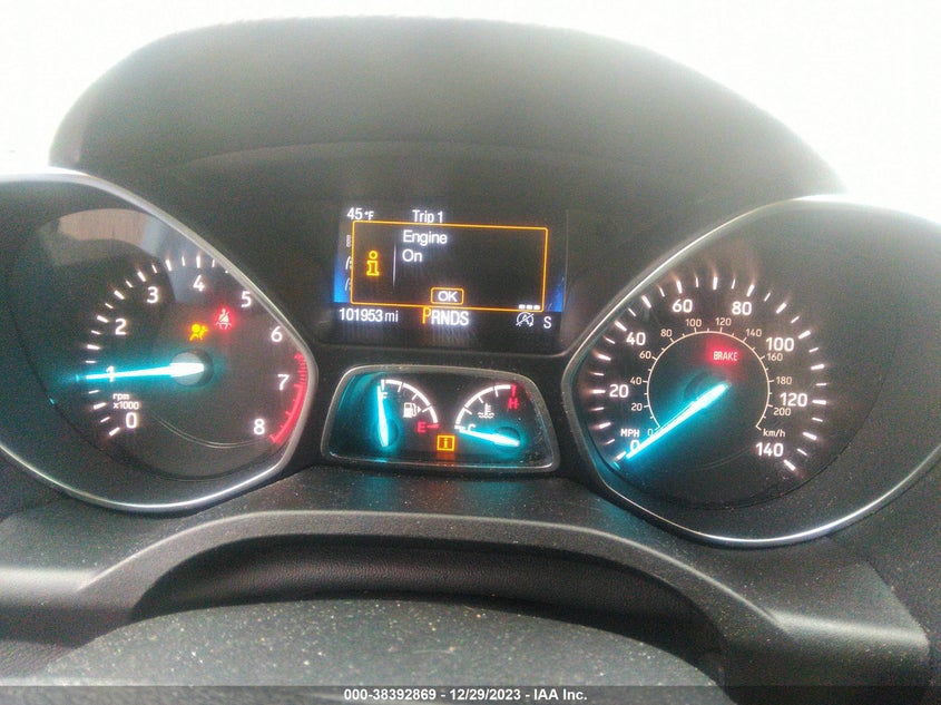 VIN 1FMCU9GD6HUB19136 2017 FORD ESCAPE SE