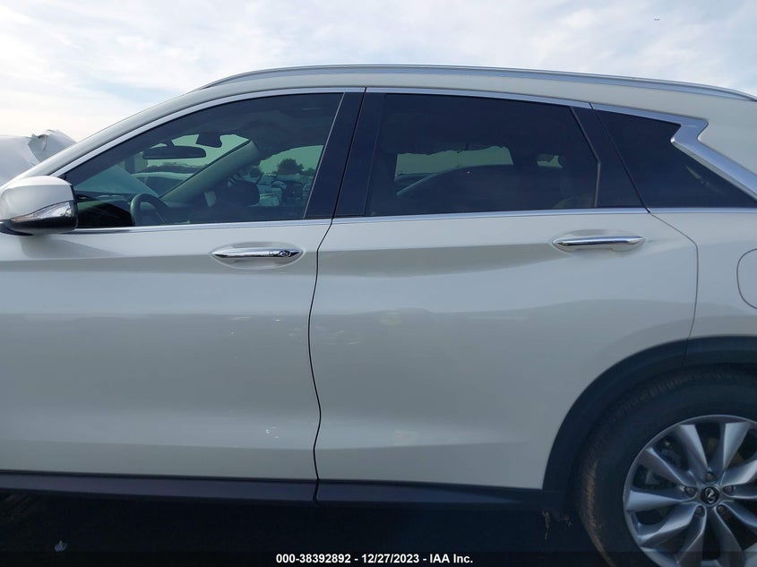 VIN 3PCAJ5M1XKF147562 2019 INFINITI QX50 LUXE