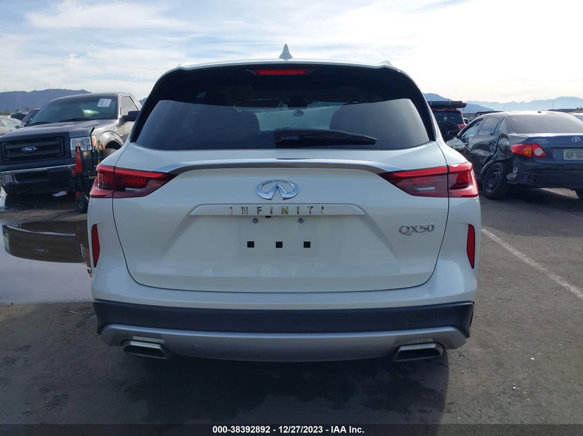 VIN 3PCAJ5M1XKF147562 2019 INFINITI QX50 LUXE