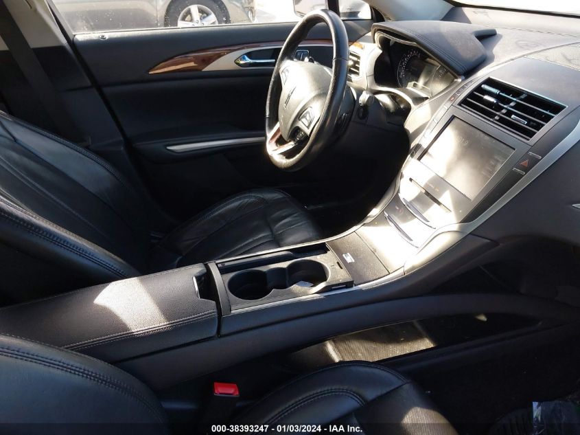 2014 LINCOLN MKZ - 3LN6L2GK2ER828901