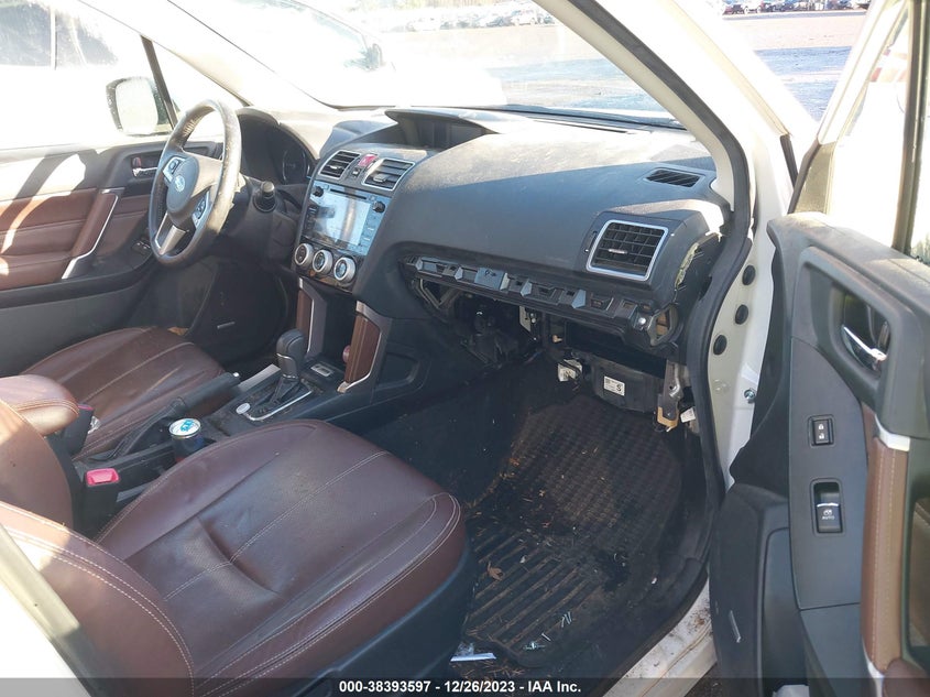 VIN JF2SJAWC8JH444387 2018 SUBARU FORESTER 2.5I TOURING