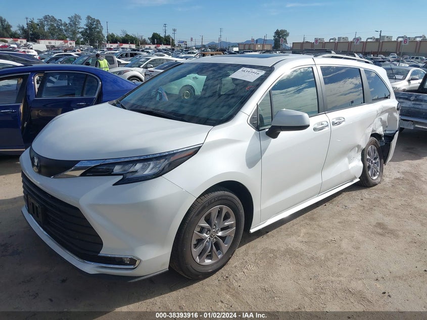 2023 TOYOTA SIENNA 2.5L I4 FI DOHC 16V (VIN: 5TDYRKEC5PS143718