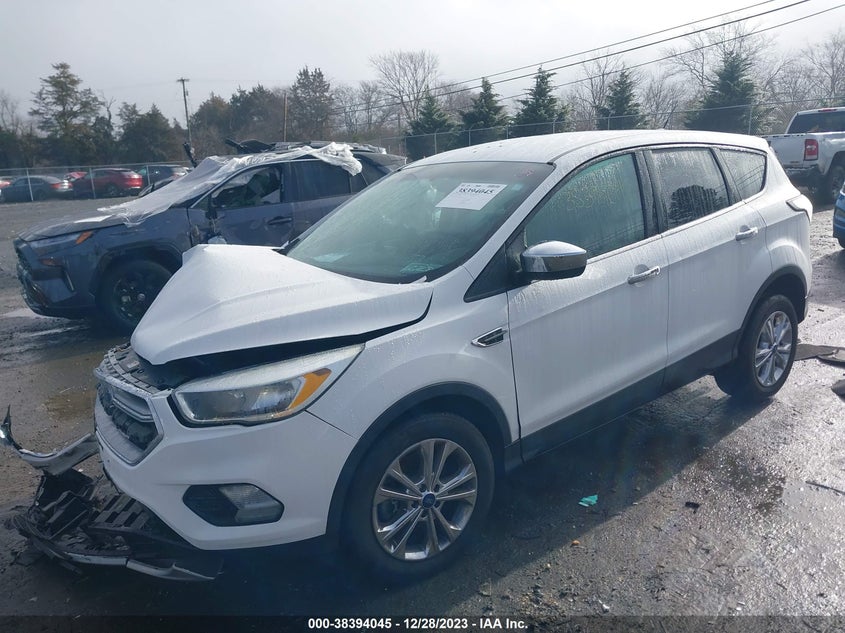 VIN 1FMCU9GD7HUB25589 2017 FORD ESCAPE SE