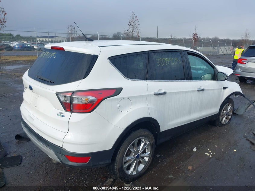 VIN 1FMCU9GD7HUB25589 2017 FORD ESCAPE SE