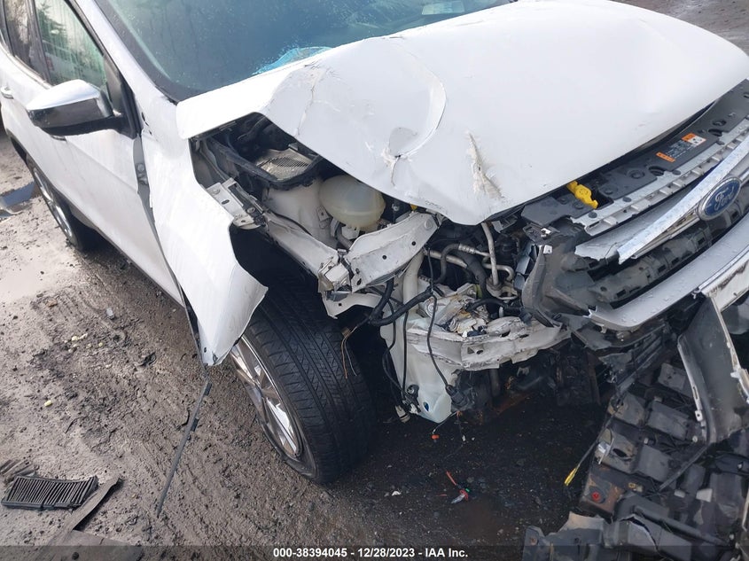 VIN 1FMCU9GD7HUB25589 2017 FORD ESCAPE SE