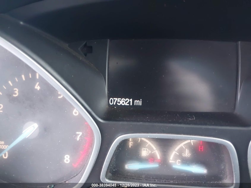 VIN 1FMCU9GD7HUB25589 2017 FORD ESCAPE SE