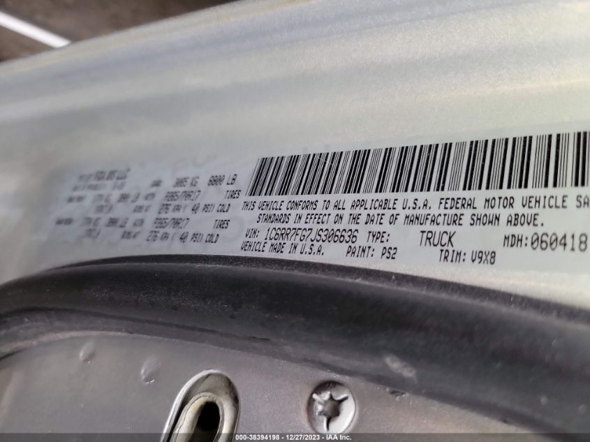 2018 RAM 1500 ST - 1C6RR7FG8JS318956