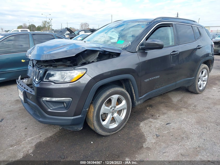 VIN 3C4NJDBB8JT115829 2018 JEEP COMPASS LATITUDE 4X4