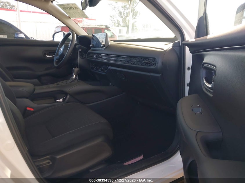 VIN 3CZRZ1H37PM714646 2023 HONDA HR-V LX