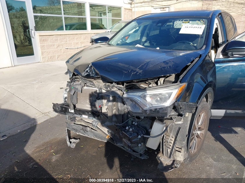 VIN JTMWFREV1HD106589 2017 TOYOTA RAV4 XLE