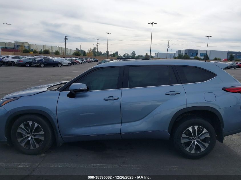 2022 TOYOTA HIGHLANDER XLE - 5TDHZRAH4NS121281