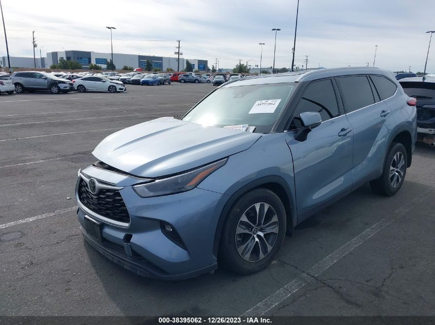 2022 TOYOTA HIGHLANDER XLE - 5TDHZRAH4NS121281