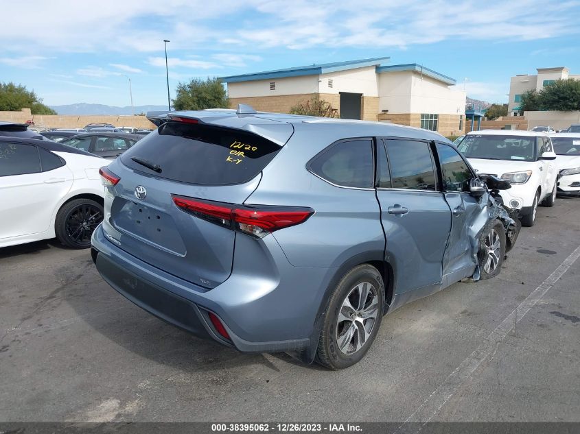 2022 TOYOTA HIGHLANDER XLE - 5TDHZRAH4NS121281