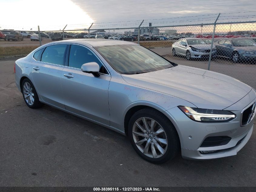 Lot #2539240279 2018 VOLVO S90 T6 MOMENTUM salvage car