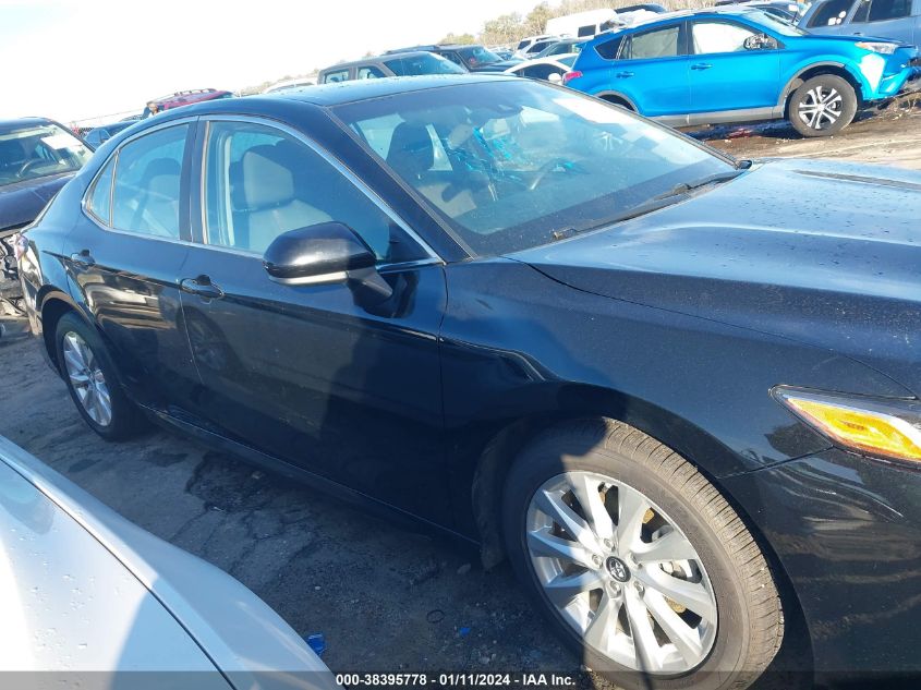 2018 TOYOTA CAMRY LE - 4T1B11HK8JU009648
