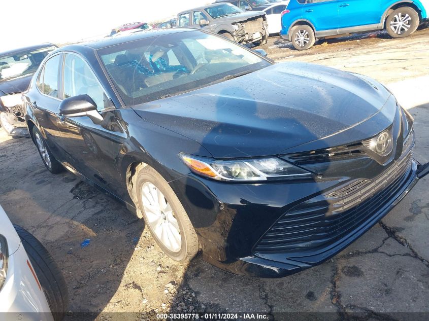 2018 TOYOTA CAMRY LE - 4T1B11HK8JU009648