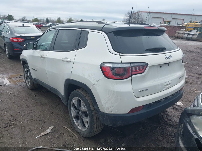 VIN 3C4NJDCB1JT372748 2018 JEEP COMPASS LIMITED